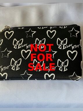 Betsey Johnson Black Wristlet Wallet Hearts Stars Lips Print Zip Pouch